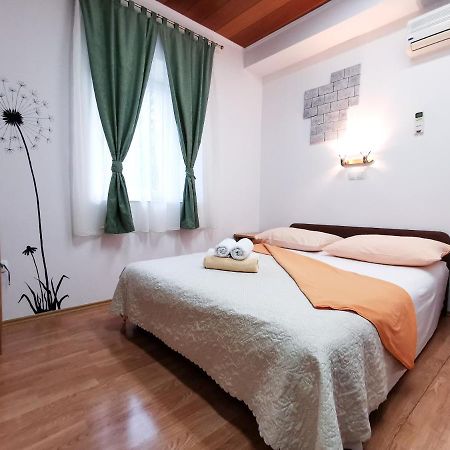 Guest House Il Giardino Duplancic Split Extérieur photo
